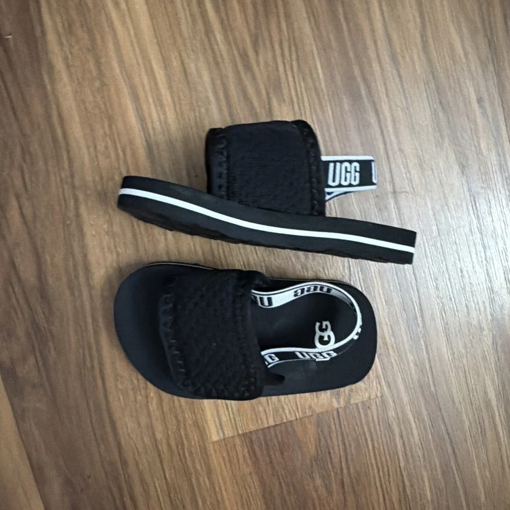New Ugg Baby Girls Lennon Noir Slingback Sandals Sz 2C Black